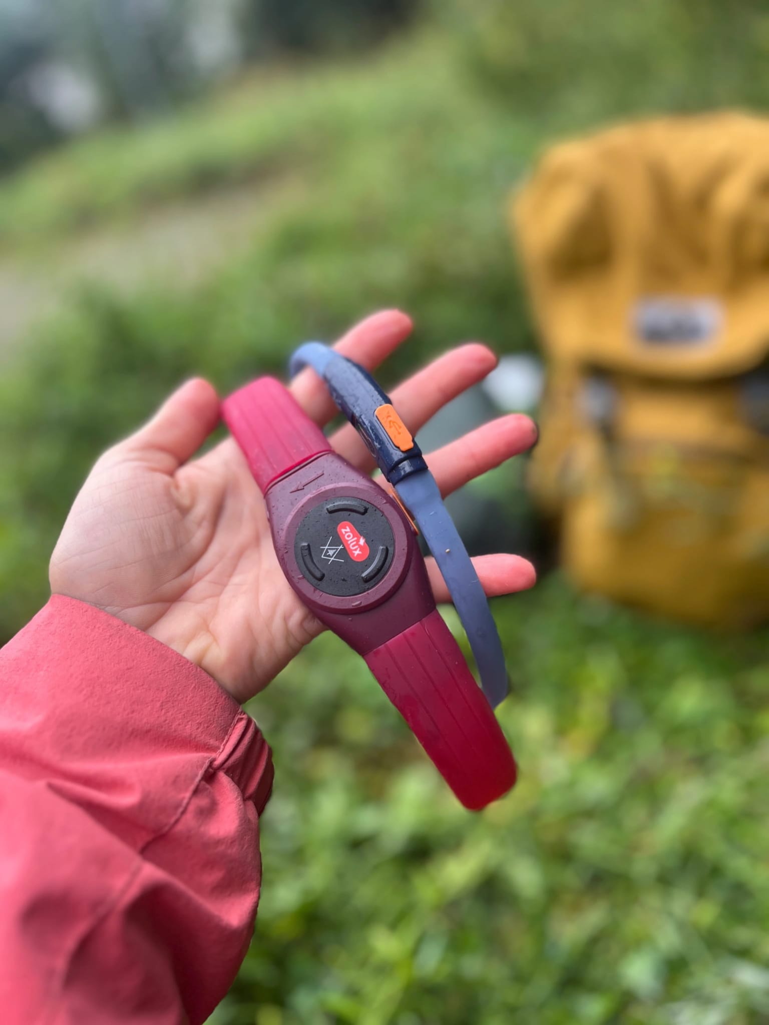 ZOLUX LED-Hundehalsband – Leuchtend, Silikon – Für langes Fell – BIVOUAK, Rot – Bild 8